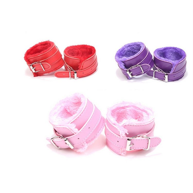 Còng tay cảm xúc da PU màu tím – phụ kiện SM sang trọng, khơi dậy cảm giác lạ và say mê.