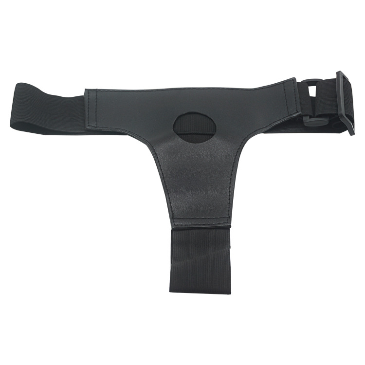 Đai đeo gắn dương vật gi&aacute; rẻ m&agrave;u đen chất liệu da mềm.