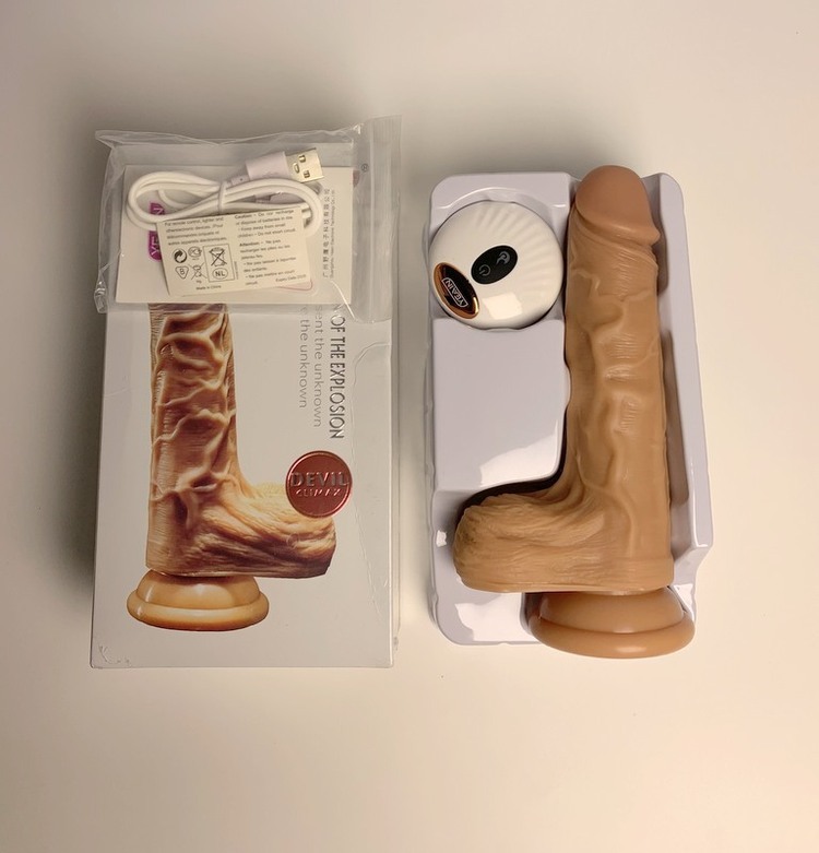 Cổng sạc từ t&iacute;nh USB của dương vật giả YEAIN DEVIL