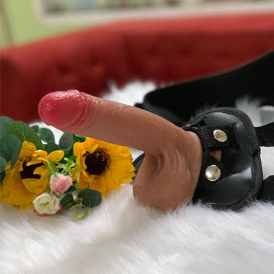 Dương vật giả đặc ruột chân thật với gân nổi và đầu khấc mềm mại